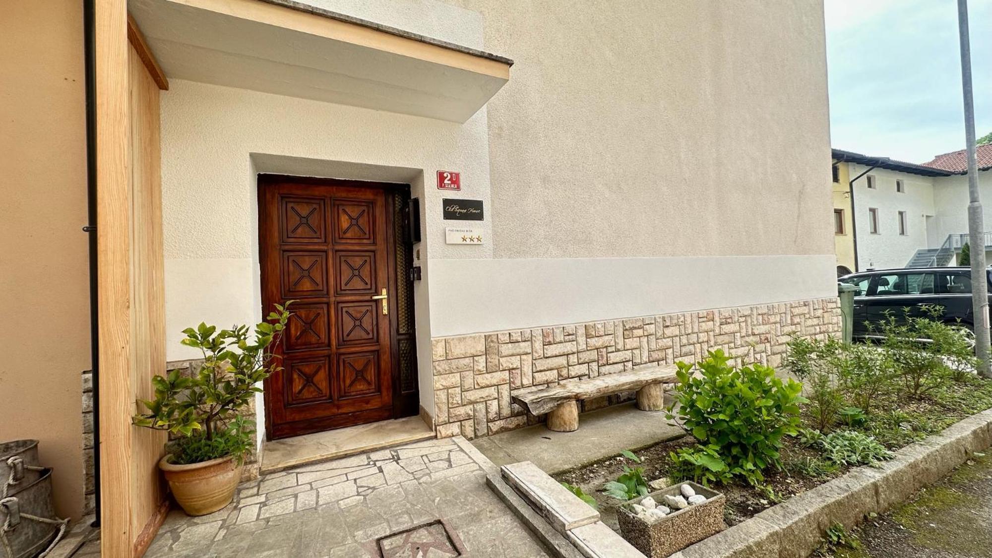 トールミンOld Square House - Hisa Na Starem Trguアパートメント エクステリア 写真